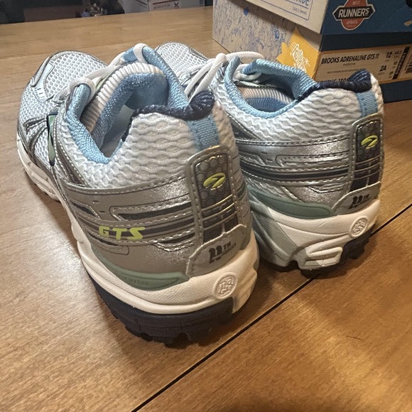 Brooks Adrenaline GTS 11 Shoes Womens Size 12 White Silver Running Narrow - Picture 6 of 8